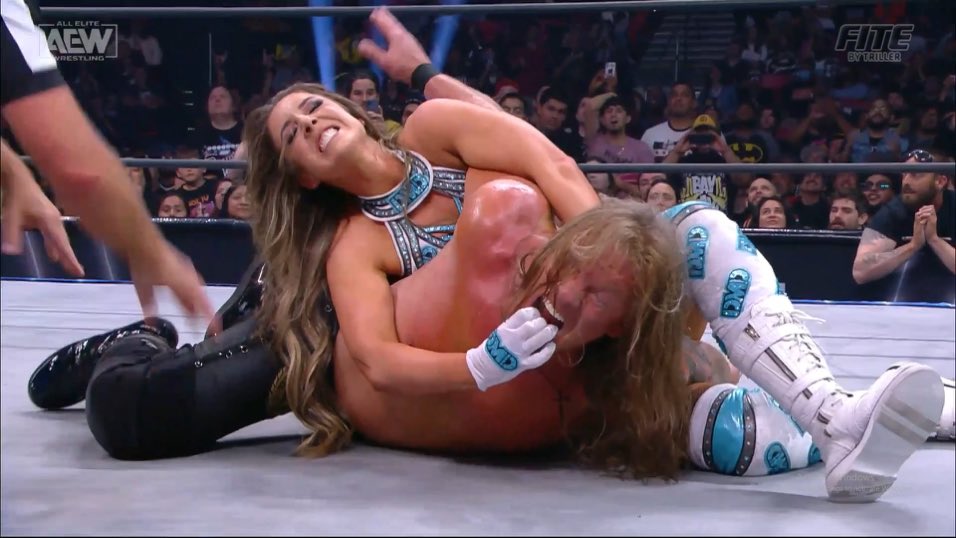 Britt Baker giving Chris Jericho a free check up 
#AEWDynamite