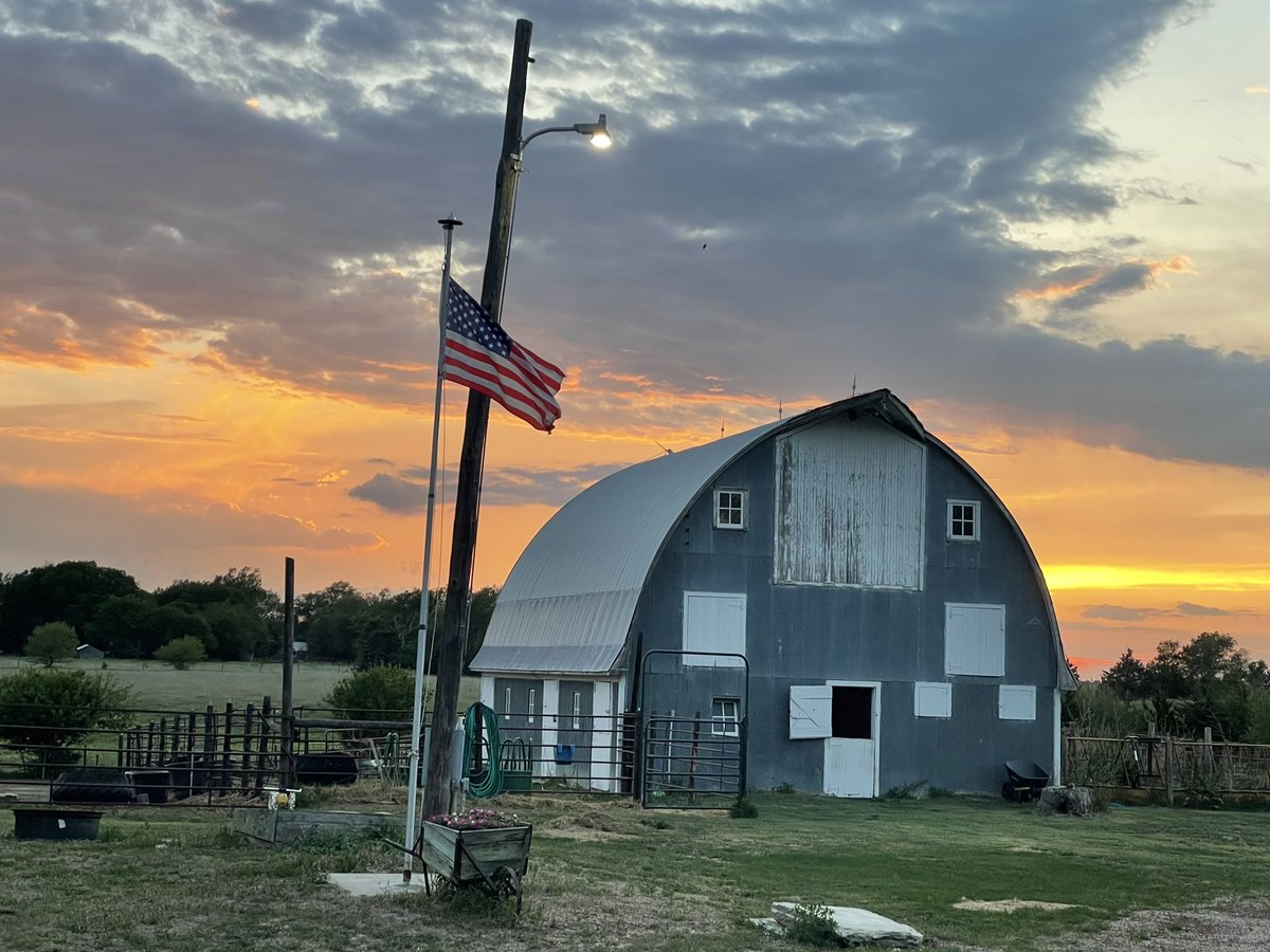 julieb_smith's tweet photo. #nofilter #nebraskasunset #america https://t.co/cZiU2ivjhR