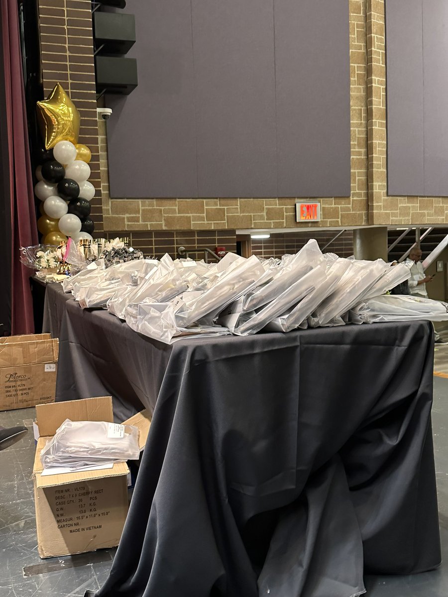Dr. Frank O. Hernández (@drf_hernandez) on Twitter photo Today <a href="/YonkersSchools/">Yonkers Public Schools</a> recognized 10th, 11th, & 12th graders who are part of a distinguished group…CLUB 90!! An outstanding academic accomplishment to maintain an 90% & above avg. Over 1,300 total! Congrats students, families, & schools 👏🏽. You are #YPSUnstoppable! <a href="/SuptQuezada/">Dr. Edwin M. Quezada</a> Today <a href="/YonkersSchools/">Yonkers Public Schools</a> recognized 10th, 11th, & 12th graders who are part of a distinguished group…CLUB 90!! An outstanding academic accomplishment to maintain an 90% & above avg. Over 1,300 total! Congrats students, families, & schools 👏🏽. You are #YPSUnstoppable! <a href="/SuptQuezada/">Dr. Edwin M. Quezada</a>
