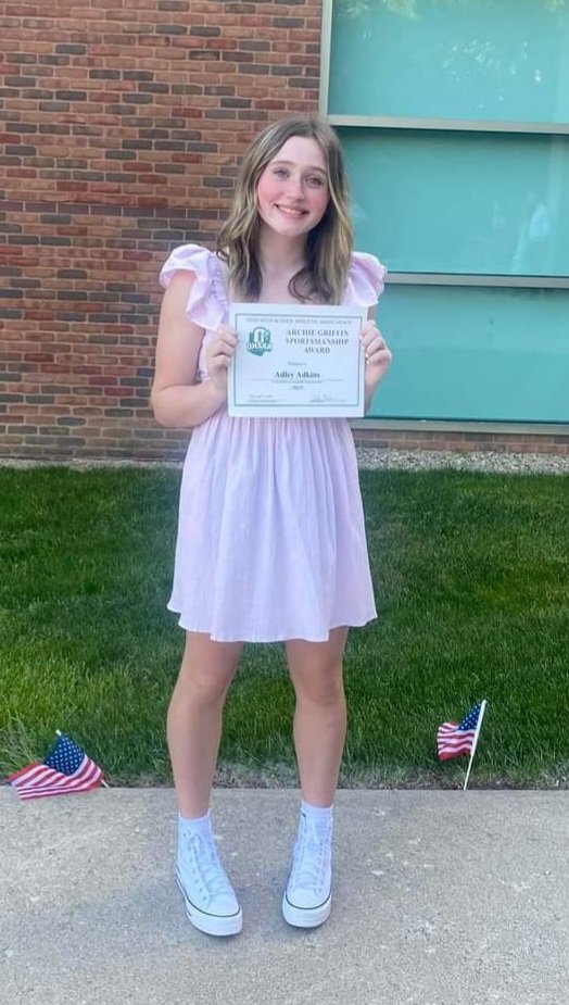 SMACFamily_GBB's tweet photo. Congratulations to #SMACFamily's Adley Adkins for winning the OHSAA Archie Griffin Sportsmanship Award. What an honor‼️ 👏🏻 https://t.co/M9Aycfst6N