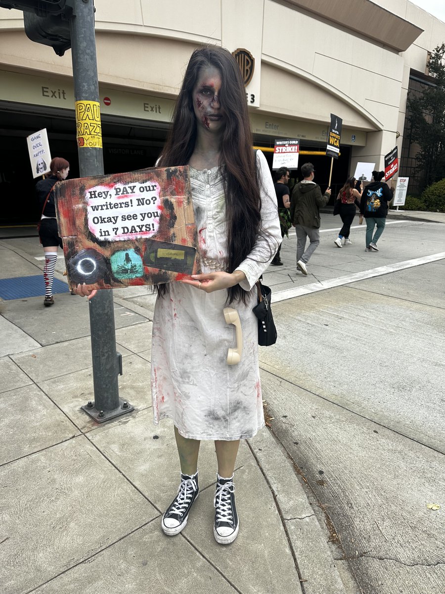 Scary picketers from today's horror writer's meet-up at WB to support the WGA strike. Huge crowd, great energy, would have more pics but I was picketing myself. Was cool to see Alfred Molina -- Doc Ock himself. 😎💀
#WritersStrike #wga #WritersGuildStrike #HorrorCommunity #horror