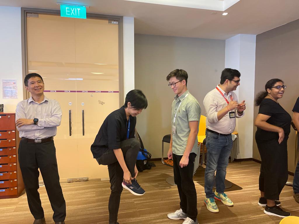 CellbiologyT's tweet photo. Last week's CBT Huddle was an eventful event that brought together all the members of our CBT division to share updates and partake in team building activities 🤝Thanks to ShiYan Ng Lab for organising this months huddle and ensuring the meeting ran 
smoothly and was a success! 🌸 https://t.co/bMCXCejegQ