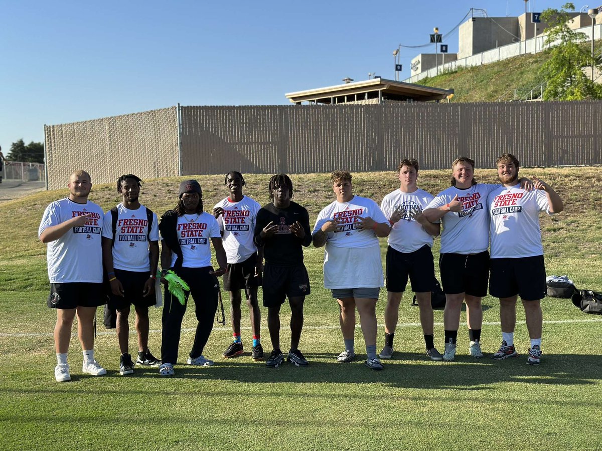 _jamesmurphy60_'s tweet photo. Sierra college out here representing💪. Thank you to all of Fresno state staff for putting out a great camp. 
@Coach_Noonan @Coach_Aidan @bmusgrave72 https://t.co/fVeIrnOdEs