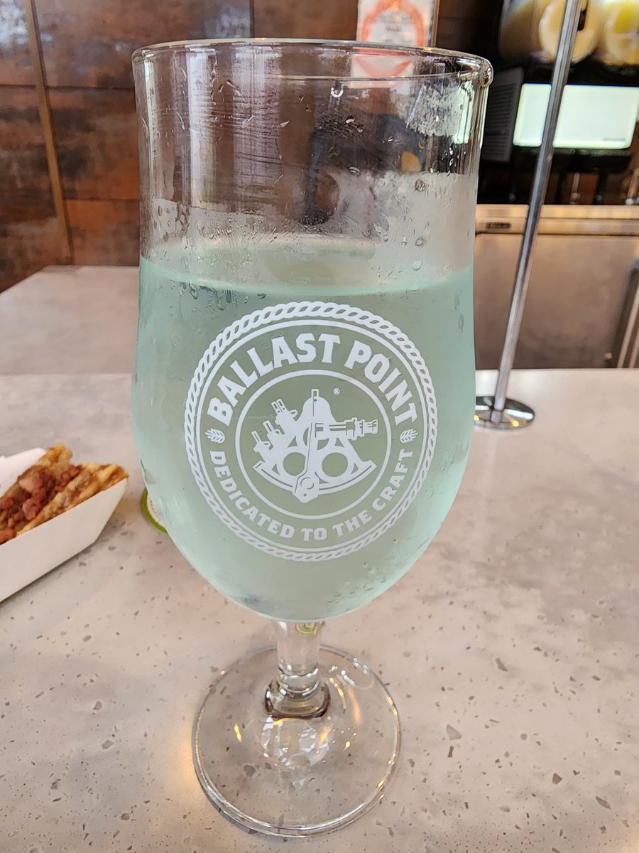 therealaidenbar's tweet photo. baja blast seltzer ⛽️ https://t.co/0alRQRStpd