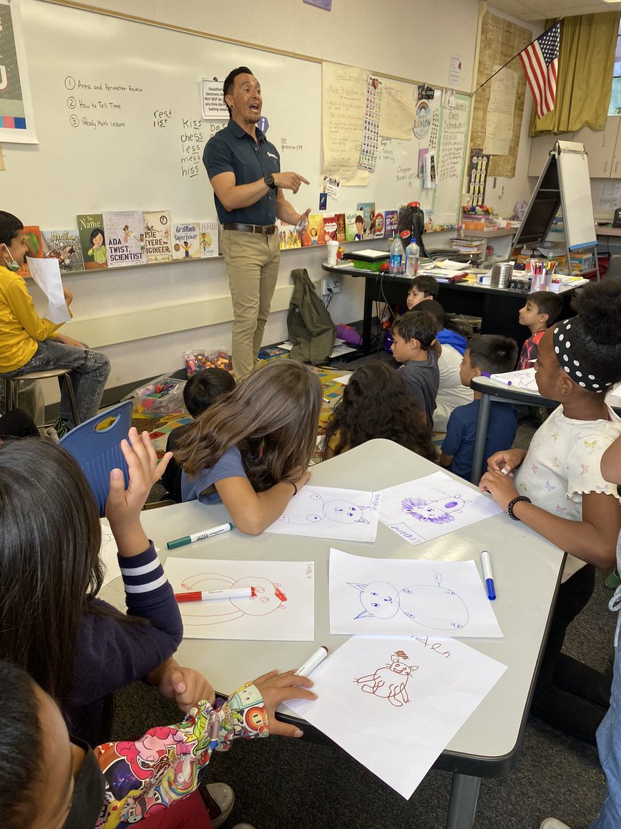 Thank you Marco from the <a href="/sdzsafaripark/">San Diego Zoo Safari Park</a> &amp; <a href="/sandiegozoo/">San Diego Zoo Wildlife Alliance</a> for speaking to our @ChaseTigers 3rd graders about the many types of career options there are at the zoo &amp; about the importance of animal conservation! <a href="/CajonValleyUSD/">CajonValleyUSD</a> <a href="/CVWorldofWork/">World of Work™️</a> <a href="/walshra4/">Amber Walsh (she/her)</a>