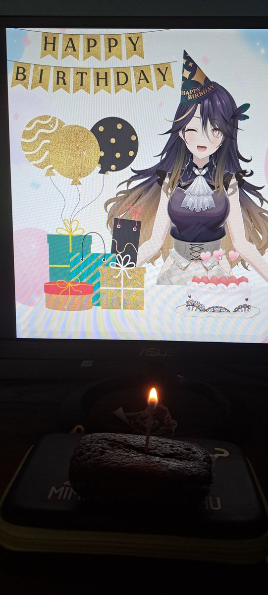 NvmCookieccino's tweet photo. #LuaBirbday2023
Bork Bork Bork!
Happy Birbday!
Have a cupcake π€£π€π https://t.co/9VfgeGqDW7