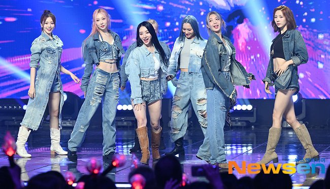 【PHOTO】
DREAMCATCHER、5/31放送の「SHOW CHAMPION」で1位を獲得！
news.kstyle.com/article.ksn?ar…

#DREAMCATCHER #SHOWCHAMPION