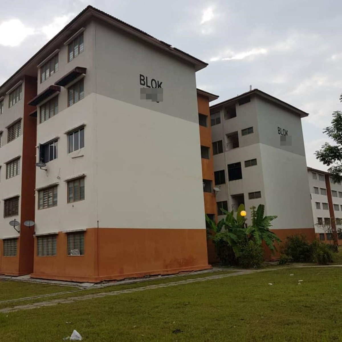beautifulnara's tweet photo. "Tertuduh menghisap kemaluan dan menyuruh anak memasukkan kemaluan ke kemaluannya..."
Sakit kepala, marah, sakit hati bila baca kes ni. Macam mana kau tergamak buat macam tu dekat anak yang kau lahirkan??? https://t.co/dNNBhVxPZO