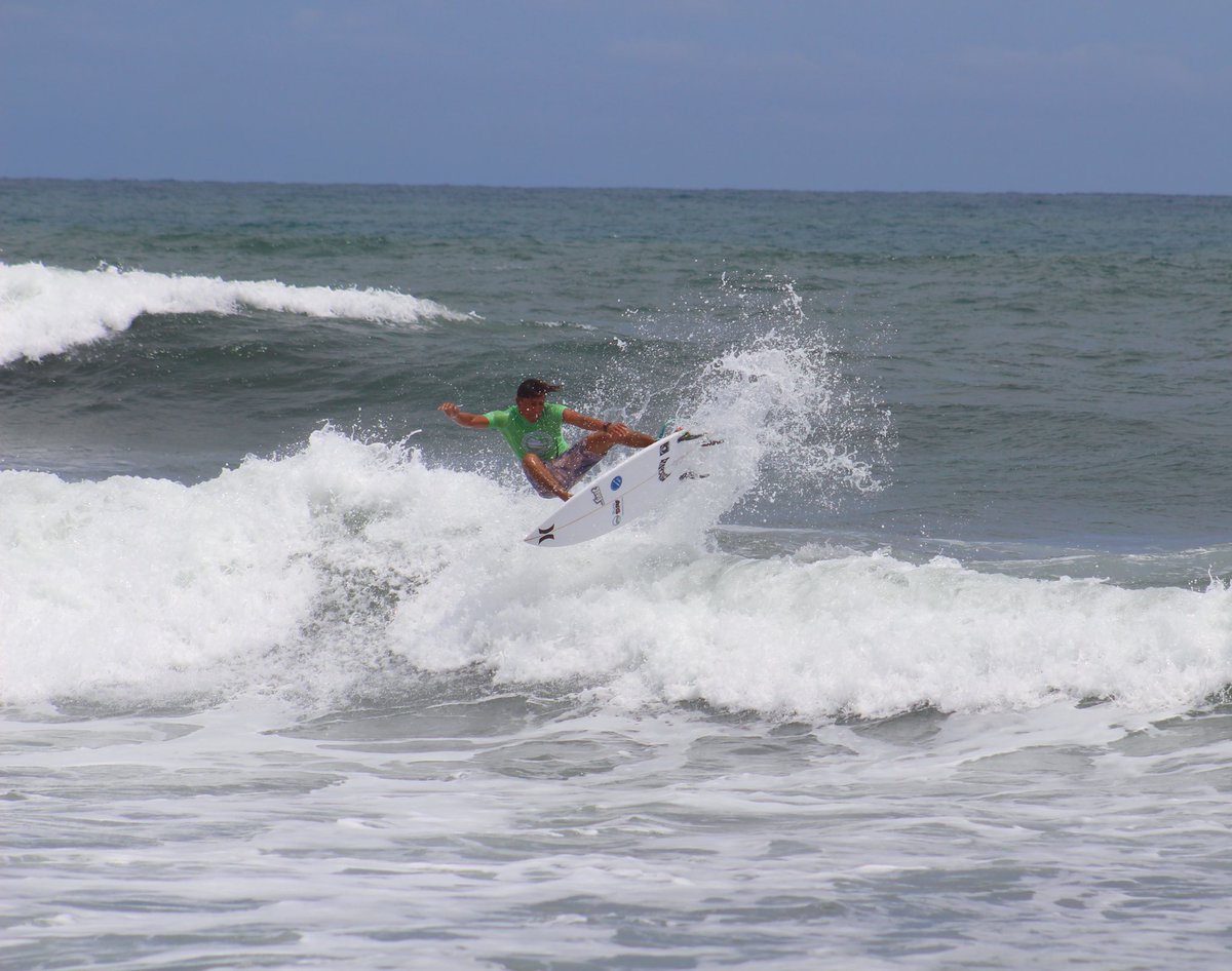 FESASURF1's tweet photo. ISA WORLD SURFING GAMES🌎 

Participaciones del día 1.

PorfirioMiranda
Daniel Monterrosa
Julissa Castillo
Fabiola Salmeron

¡SOMOS MÁS SURF! 🌊🏄🏽‍♂️🏄🏽‍♀️ https://t.co/CguF1I47gJ