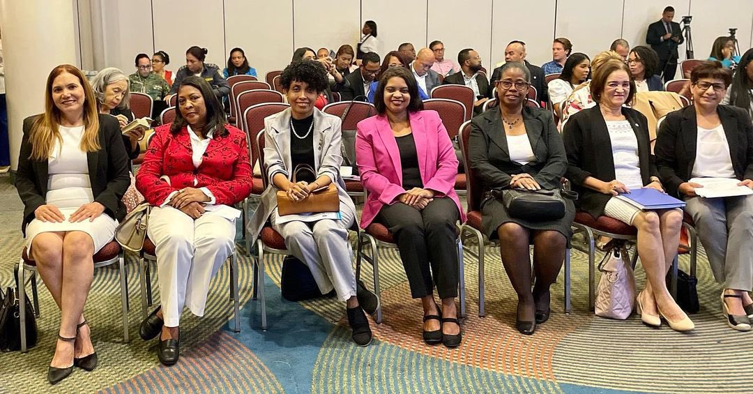 EscuelaInfUASD's tweet photo. Seminario “La Mujer en la Educación Superior, Ciencia y Tecnología. Destacada participación de la Mtra. Romery Alberto, Directora de la Escuela de Informática, en el panel titulado "Acceso de las Mujeres en las Carreras STEM en la Educación Superior". https://t.co/D2jhjbaAEn