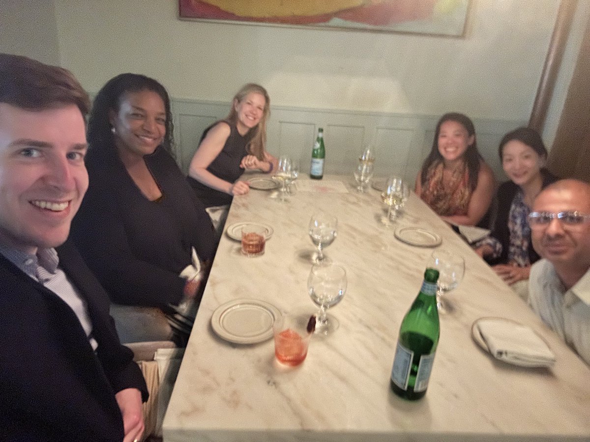 SusanQuaggin's tweet image. Awesome evening out with friends at #Indienne to welcome ⁦@NU_Nephrology⁩ RGR speaker ⁦@JamieLinMD⁩ ⁦@MDAndersonNews⁩ - 🤳 credit to ⁦@mddonnan⁩!!