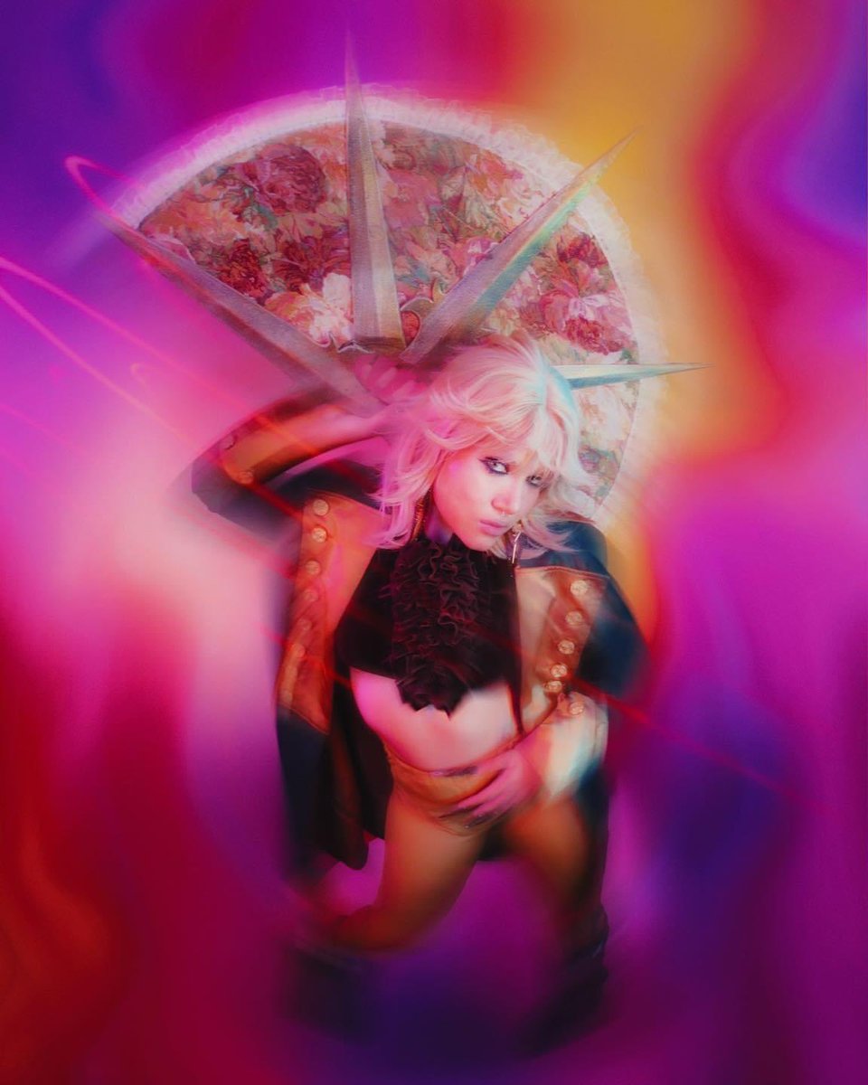 AllNews_th's tweet image. สาวเสียงทรงพลัง SILVY คัมแบคซิงเกิลไทย “IS IY YOU? (เธอใช่มั้ย?)” 
ได้ บิลลี่ และ ไมโล Tilly Birds ร่วมทำเพลง
 
🔗 m.facebook.com/story.php?stor…
 
#SILVY #ISITYOU #เธอใช่มั้ย