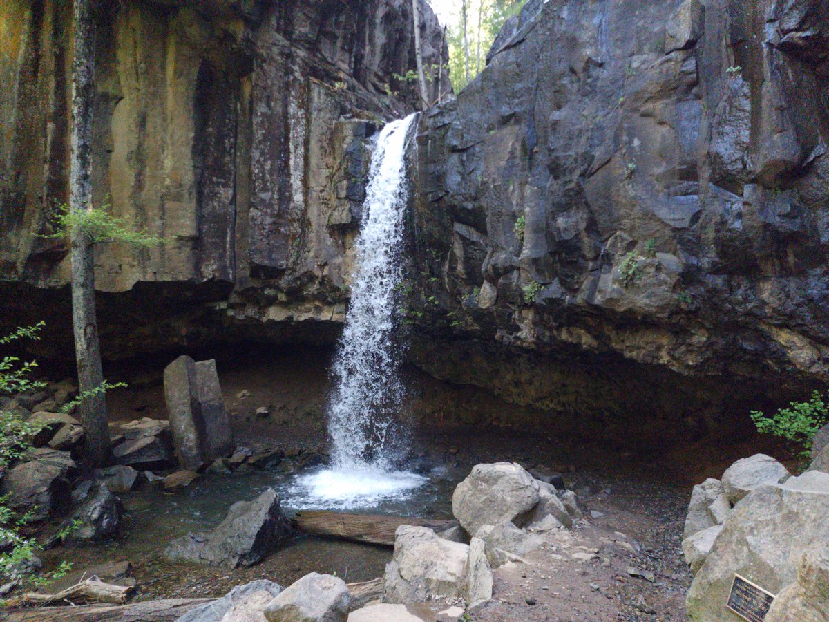 New Short Video:

Hedge Creek Falls in Siskiyou County, California is a short and easy hike with stunning views of a 35-foot waterfall. You can even walk behind the falls!

youtu.be/2sEmbo2MRvg

#HedgeCreekFalls #SiskiyouCounty #California