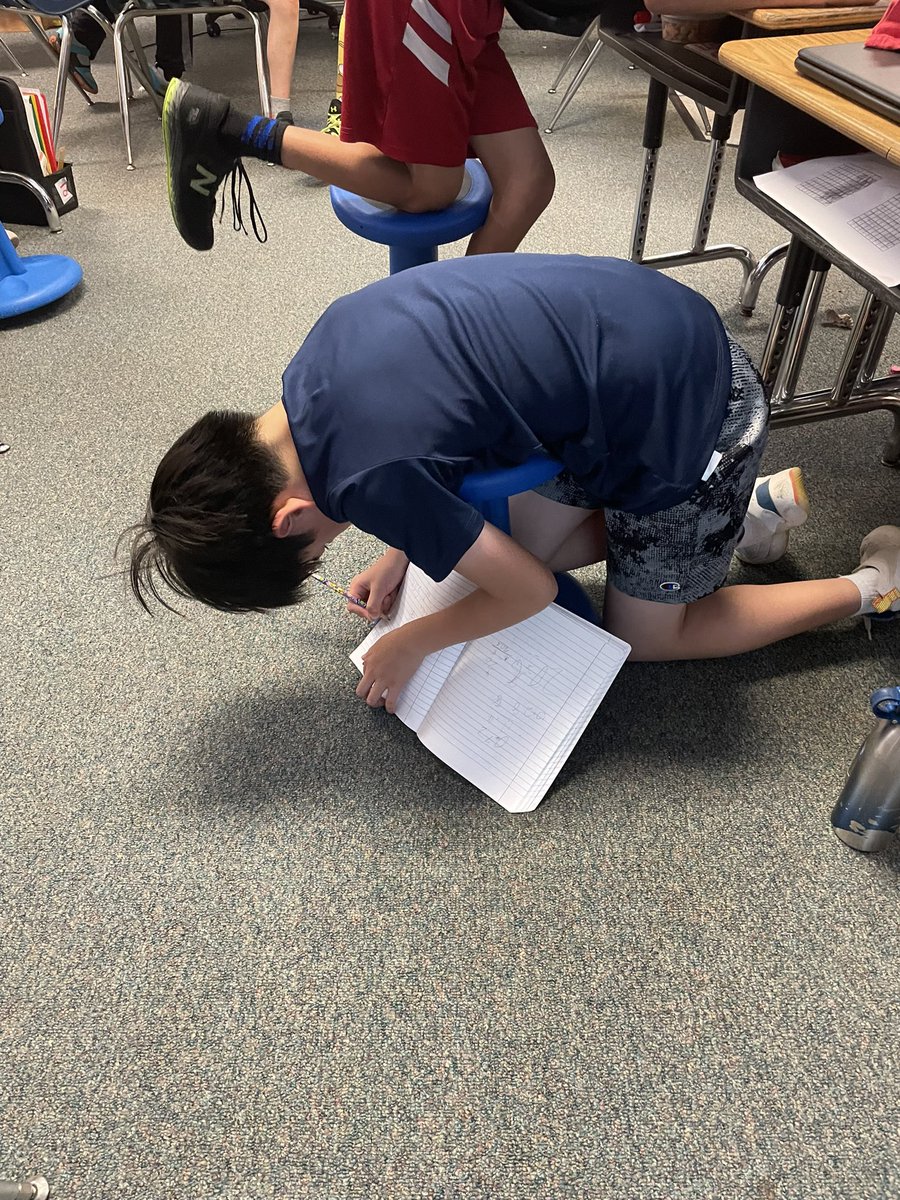 There are many ways to do math <a href="/HuntersWoodsES/">Hunters Woods ES</a>  <a href="/FCPSRegion1/">FCPS Region 1</a> #4thgraderocks #EmojiNation  #solvingproblemsmyway