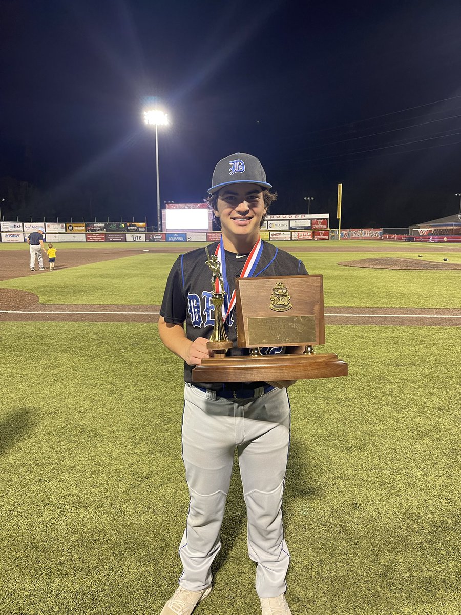 BVRed16U tweet media