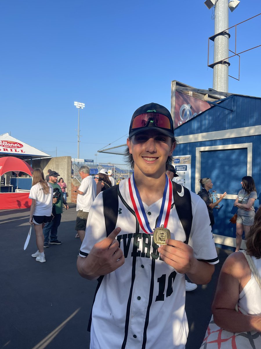 BVRed16U tweet media