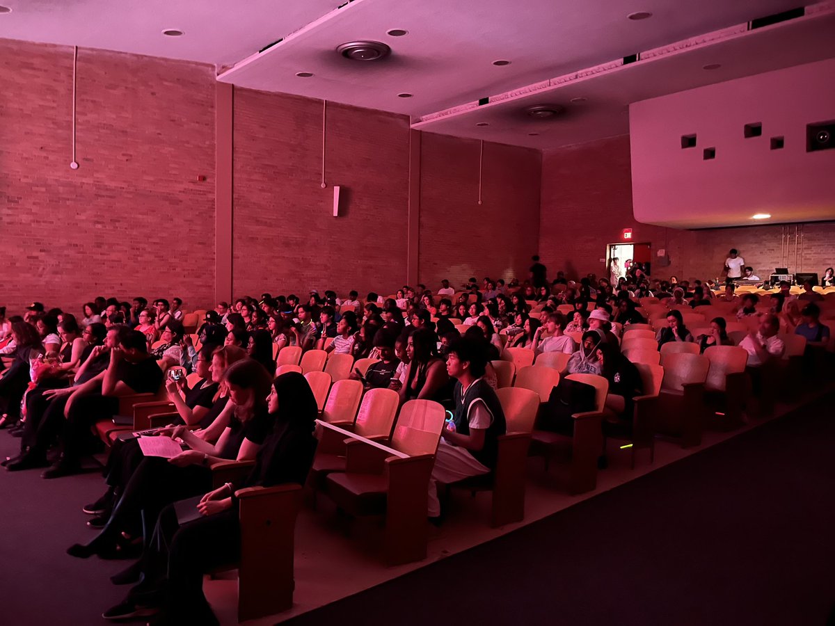 Another successful celebration of #memomusic! Fabulous work by <a href="/YORKMEMO_TDSB/">York Memorial CI</a> students, and a great audience to cheer them on. Job well done! <a href="/tdsb/">Toronto District School Board</a> <a href="/TDSB_Arts/">TDSB ARTS Dance Drama Music Media Arts Visual Arts</a>