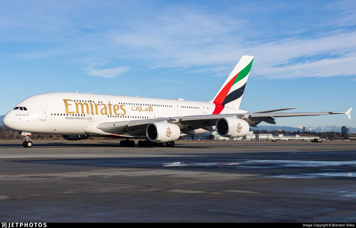 Twitter terlalu rame mempermasalahkan bekal renang, gw masa bodo yang penting enak guilty pleasure lah itu kalo gw..

Yang penting hari ini Airbus A380 untuk pertama kalinya ada servis reguler ke Indonesia diawali oleh Emirates di rute Dubai - Denpasar.