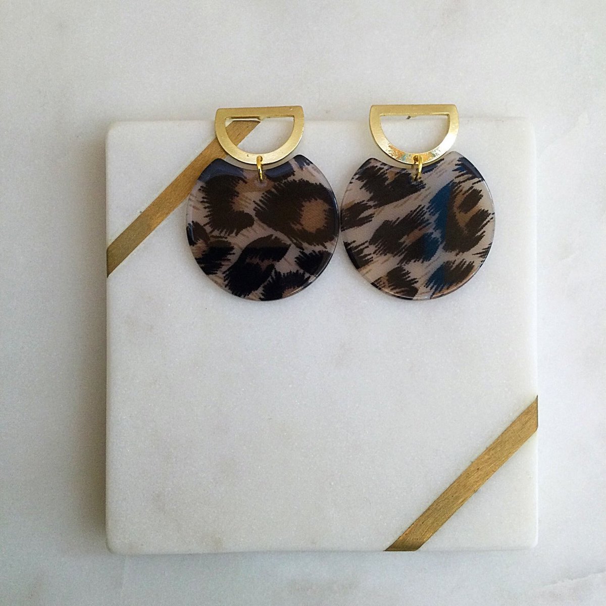 etsy.com/listing/762038… #earrings #handmade #etsy #etsyshop #animalprintearrings #fashionearrings #circleearrings #goldearrings