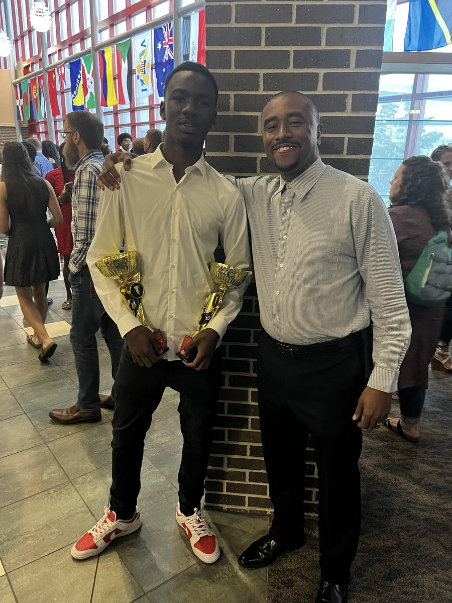 EK ATHLETIC ESPYS: 

Congrats to Seniors @marshaun04 and Nate Cobbs @natecobb11 on an amazing career at EK. Words cannot explain how proud we are of these two guys.  What a great day to be a Falcon. @MikeT_IIICoach @GottagetitTm