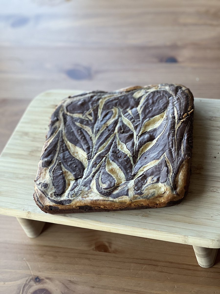 b1ooberry_'s tweet image. Cheesecake brownies but space edition 🚀

#cannabutter @BigPetesTreats