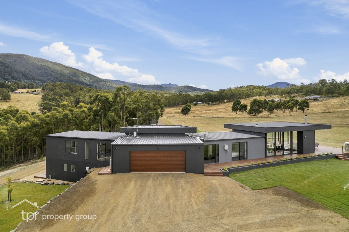 For Sale: 54 Thorpe Road, Crabtree TAS 7109
horseproperty.com.au/property/58159
A Serene Country Retreat

#tas #forsale #horse #horseproperty #realestate #acreagelife #acreage #rural #rurallifestyle #ruralproperty #equestrian #horsefacilities