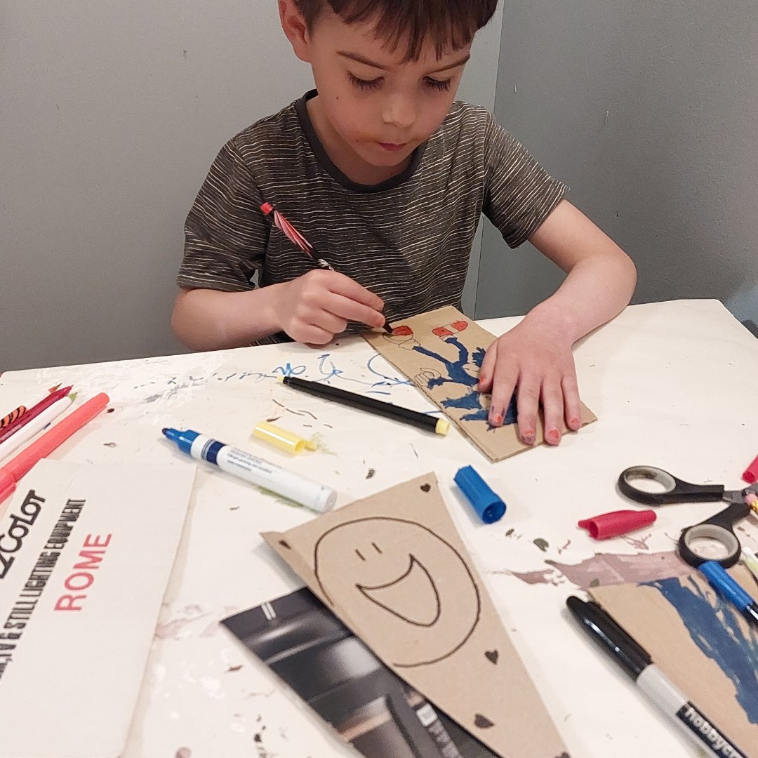 Milo's been busy letting his creative side shine! 🎨🌞

Our eco-friendly coffee shop needs some equally sustainable bunting, after all! 

#sustainablecoffee #sustainablecircus #birminghamuk  #digbethcoffee #coffeeindigbeth #upcycledbunting #craftykids #upcyclingcrafts