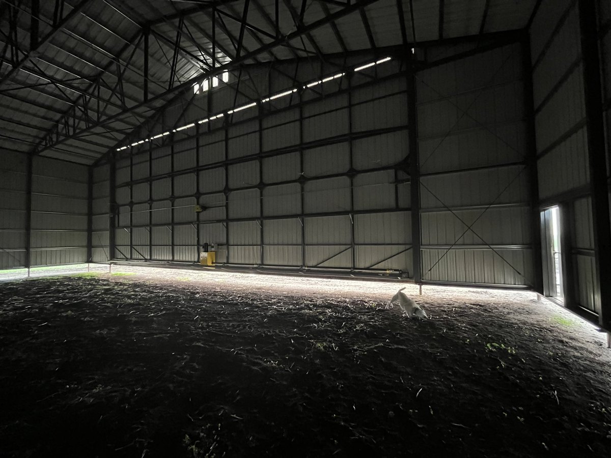 Guess it’s fill hauling time. The guys at #melviewmetal did a great job. Between wind and rain, it went up fairly fast.