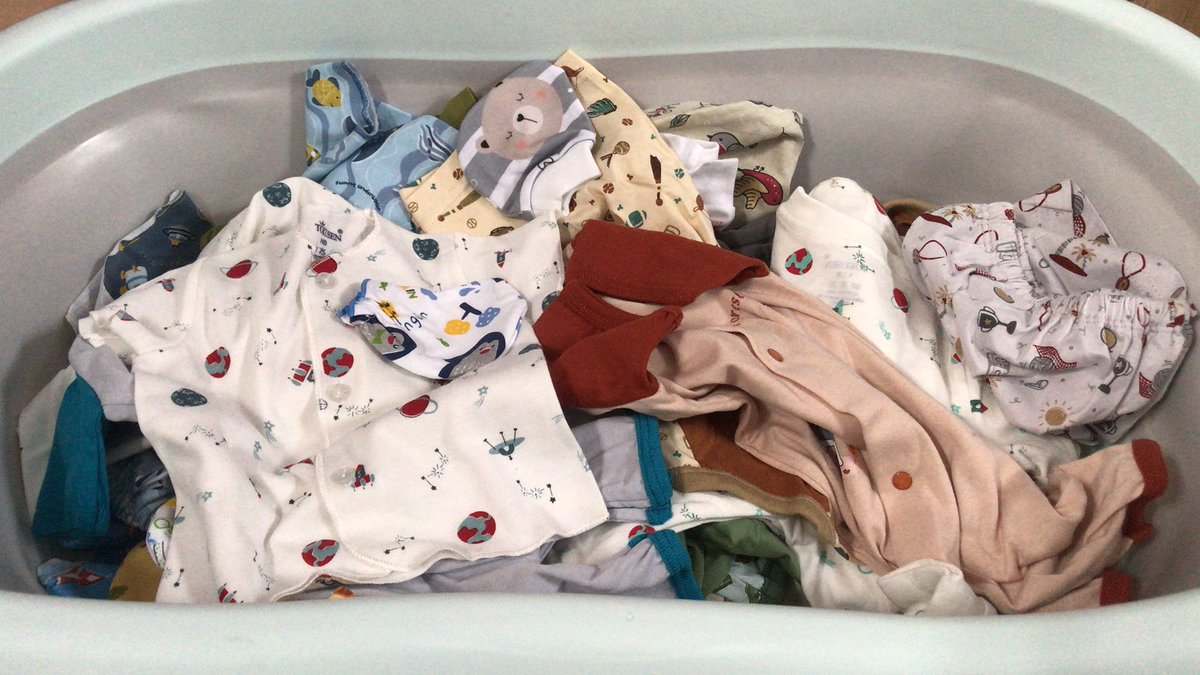 Nambah kegiatan baru 😅 gemec bgt liat baju bajunya yaallah🥺