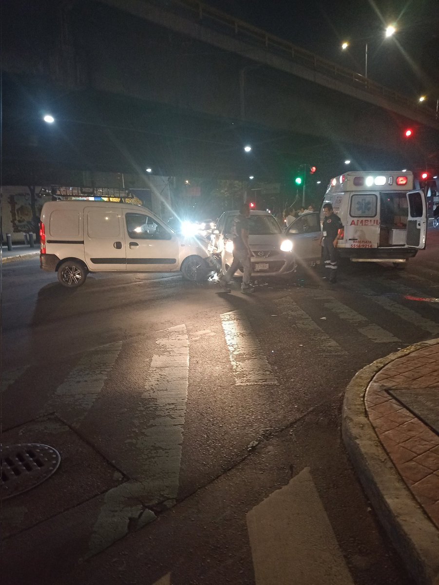 DANIEL CRUZ (@darktecnowolf) on Twitter photo Servicios de emergencia trabajando entre Miguel de Cervantes Saavedra y Río San Joaquín <a href="/OVIALCDMX/">OVIAL_SSCCDMX</a> Servicios de emergencia trabajando entre Miguel de Cervantes Saavedra y Río San Joaquín <a href="/OVIALCDMX/">OVIAL_SSCCDMX</a>
