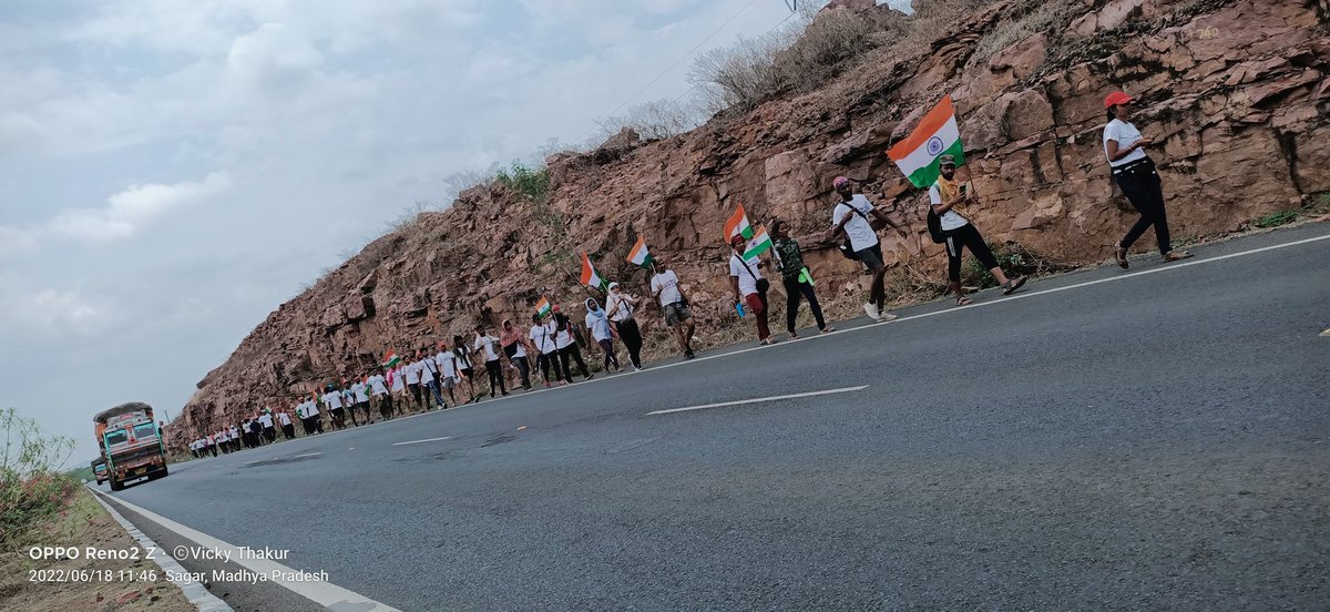 दुनिया में ऐसा जुनून कम ही देखने को मिलता है। हम युवा दूसरी नौकरी के लिए भी सक्षम हैं, लेकिन हमें तो केवल #CAPF में जाने की जिद्द है.
<a href="/PMOIndia/">PMO India</a>
<a href="/HMOIndia/">गृहमंत्री कार्यालय, HMO India</a> <a href="/AAPDelhi/">Aam Aadmi Party Delhi</a>
<a href="/myogioffice/">Yogi Adityanath Office</a>
<a href="/Ranbir_Crpf/">Ranbir Singh</a>
<a href="/SSCorg__in/">Staff Selection Commission</a>
<a href="/crpfindia/">🇮🇳CRPF🇮🇳</a>
<a href="/HansrajMeena/">Hansraj Meena</a>
<a href="/Krishan88701400/">KK NEHRA</a>
#SSCGD18_नागपुर_से_दिल्ली_मार्च