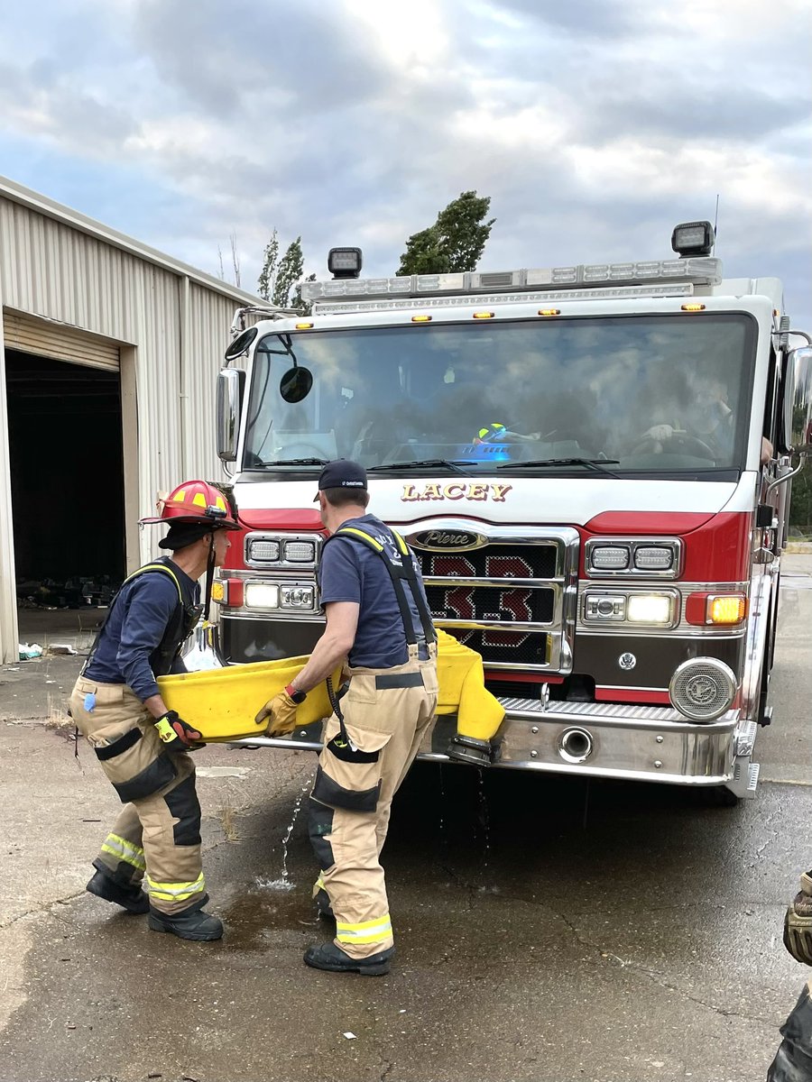 LaceyFireDist3's tweet photo. “Teamwork is what sustains us. Nothing important is accomplished alone & no one succeeds in isolation”. That’s the #LFD3Way. Thankfully, we’ve got partners that feel the same. As our crews wrap up the initial phase of this fire, we wanted to thank our partners who assisted today. https://t.co/zahkHUfWRV