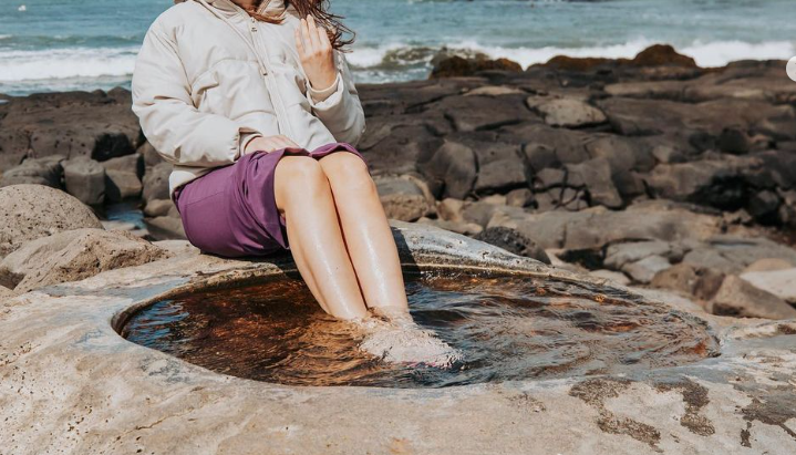 Breocare's tweet photo. ❤️Foot soaking and massage are two effective ways to relieve foot fatigue and promote overall relaxation. Let's take a closer look at how these methods can benefit your body.
Foot soaking is a simple yet effective way to relax your feet. 🦶🚶‍♀️
#lifestyle #footpain #massager #breo https://t.co/ypTggu0LeA