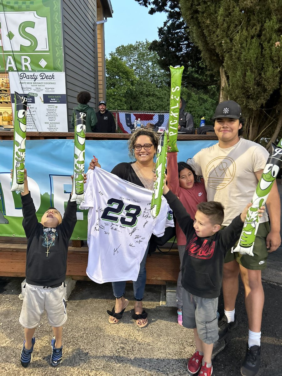 picklesbaseball's tweet photo. when ur mom wins the jersey raffle https://t.co/GfTw6jXL0d
