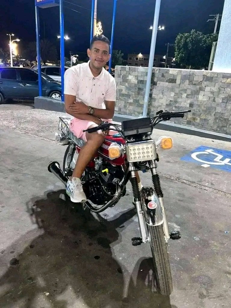 PanasExpuestos's tweet photo. Este hetero tiene tremenda cabezota y muy rojita, te gustaría verlo? 😈🔥

Únete a canal:
https://t.co/oVF2mFvkBV https://t.co/iu8Ia3fa9w