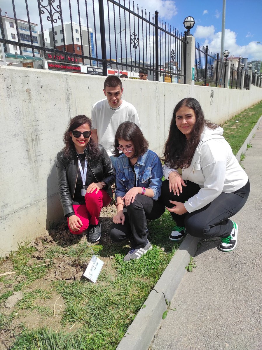 8 ve 12.sinif öğrencilerimizle sınav öncesi bir motivasyon günü 😇 <a href="/SelinGundogu/">Sultan Selin Gündoğu</a> <a href="/ibrahimsimsekh/">İbrahim Şimşek</a> <a href="/eebructn/">Ebru ÇETİN</a> <a href="/isilyaylacan/">Işıl YAYLA CAN</a> <a href="/BaglicaDoga/">Doğa Koleji Bağlıca Kampüsü</a>