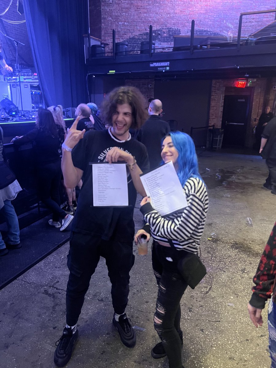 WaterrrDrip's tweet photo. @SSPU and give Dan a promotion for hooking me up with the set list 🤣 https://t.co/fR4rEbyWFY