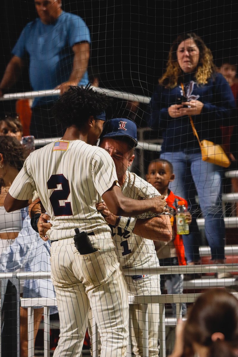 Ashley H tweet media