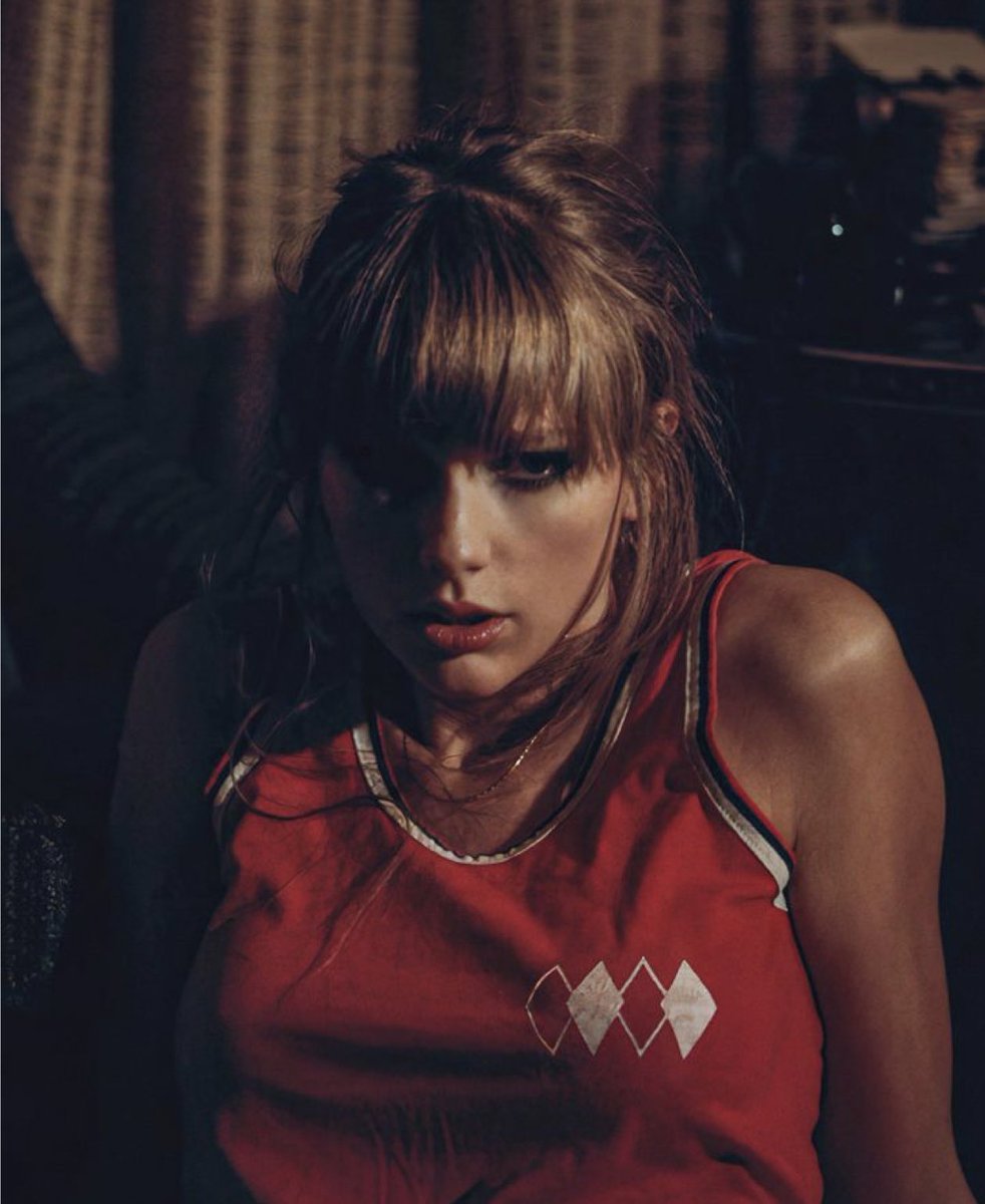 redtvtrack9's tweet photo. no but you’re losing me IS the definition of this photoshoot https://t.co/dAxhOZfoj8