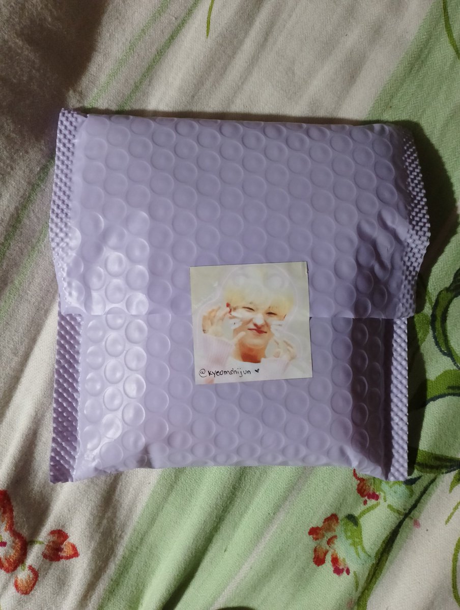 kyeomshijun's tweet photo. Umuwi na ang Philippines' superstar!! Salamat po kay ate @jjangmnhyung for all of this kasi kahit sa nangyari binigyan niyo pa rin ako. Nakarating na po ang pogi ng safe. Lastly, sobrang bait po ni ate!! (β Β΄β β©β qβ β’β Β β α΅β Β β β’β qβ β©β `β )
#mailsfromina https://t.co/PtrNZT6QpF
