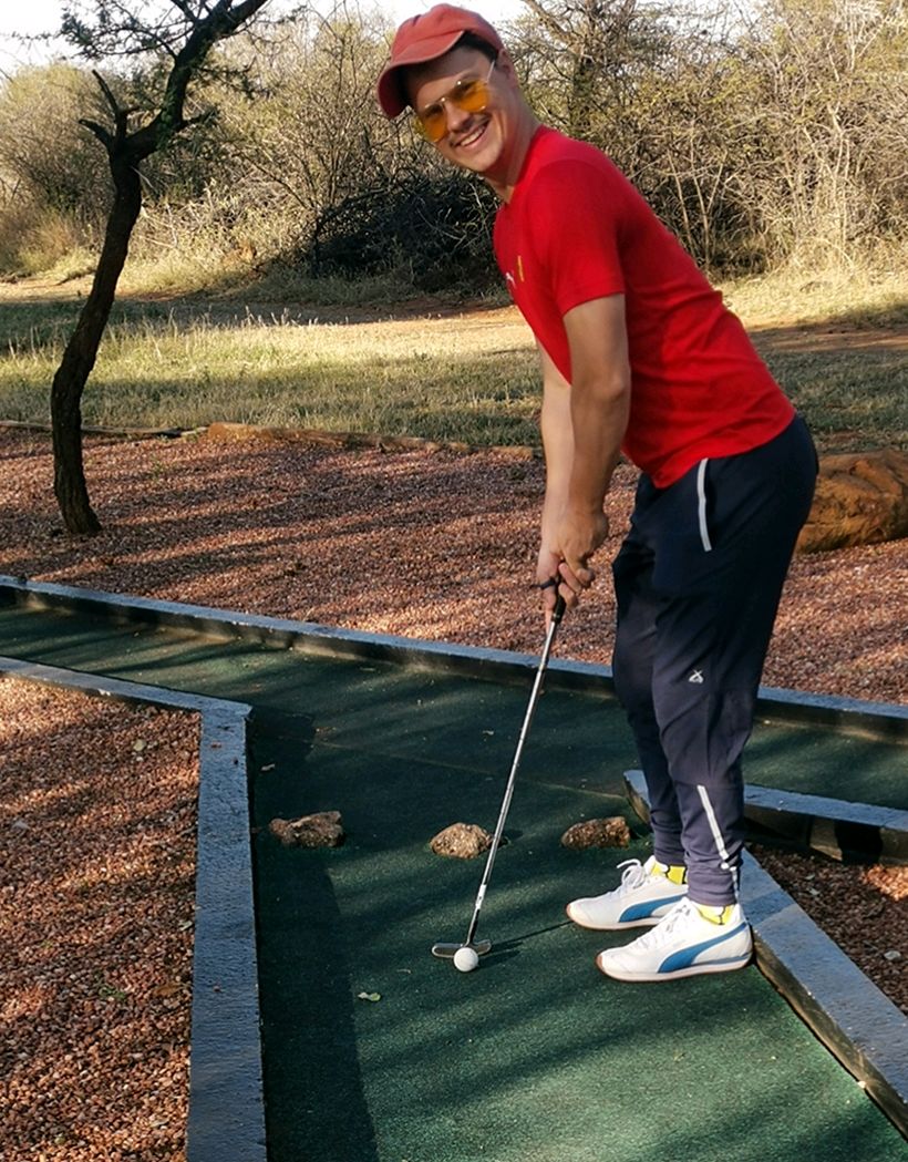 Swing
Swear
Drives me crazy
Let's go clubbing
Look for ball
I see it rollin'
Screams mother putter! 
Repeat
Talk birdie to me
Also, something Gholfie soon this way comes... Watch this space
#actorslife #actor #fun #gholf #doesthisswingmakemelookfat