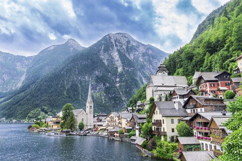 #Thursday | #TravelVibes
25 beautiful mountain towns in the world
(Espresso)
🖱️ cutt.ly/7wq71eF8
🌐 FORCESCARHIRE.COM
One Stop for all your Travel
#travel #carhire #carrental #flights #hotels #ukairportparking #forcescarhire #MHHSBD