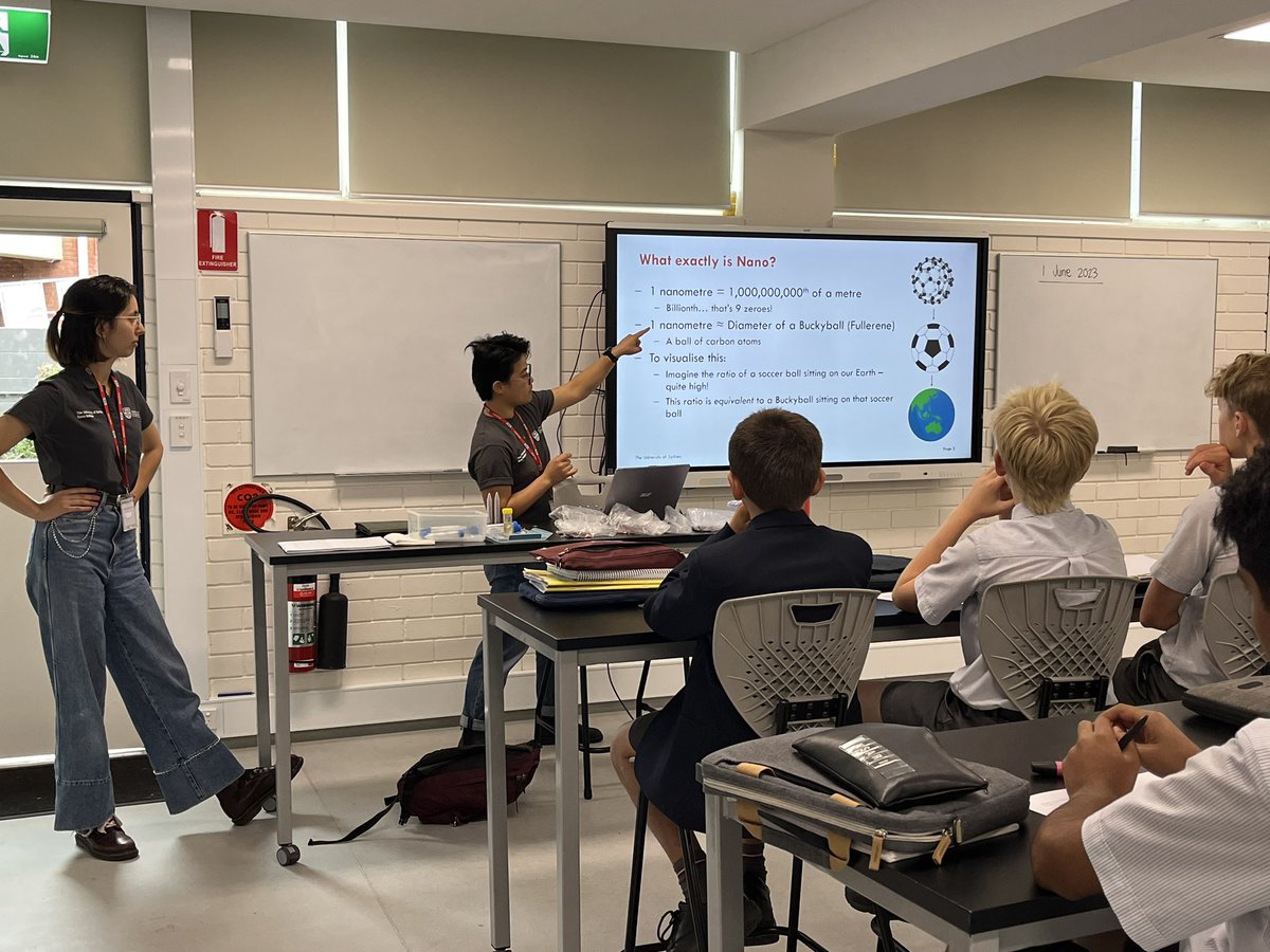 SydneyNano's tweet photo. Our @SydneyNano Student Ambassadors are having a blast sharing their research and teaching #nano to high school students today 🧫🧬🔬🧪 

We love inspiring the next generation of scientists! #LeadershipInAction @Sydney_Uni https://t.co/RkavIoQcft