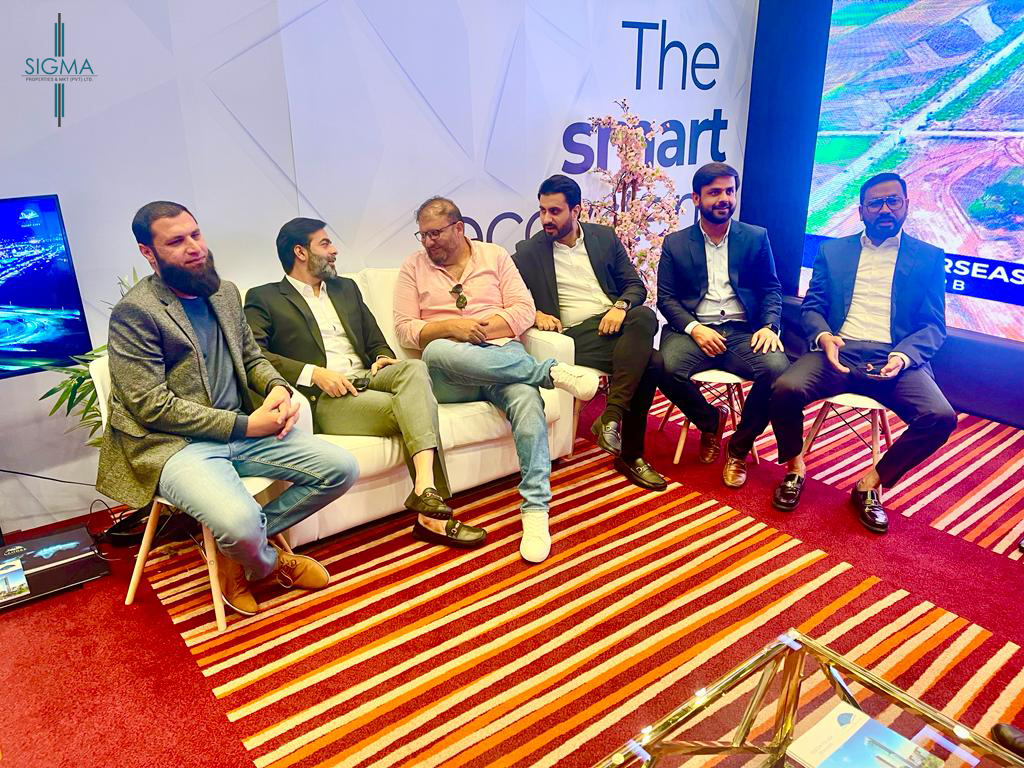 sigma_property's tweet photo. Chairman Sigma Properties Faisal Akhunzada meets Mujeeb Ahmad Khan at International Property and Trade Expo in London. They discussed upcoming good news in Capital Smart City and Lahore Smart City, and their impacts on investors.
#GoodNews #capitalsmartcity #lahoresmartcity https://t.co/4OPm8ByQ3x