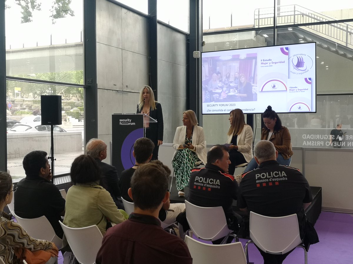 cuadernosdeseg's tweet image. 👉 Seguimos en el Expert Panel con Anna Aisa, Montserrat Iglesias, Cristina Manresa y Paloma Velasco, con el Observatorio Mujer y Seguridad: «Mujer y Seguridad: ¿Se consolida el cambio de tendencia?». #SecurityForum23.