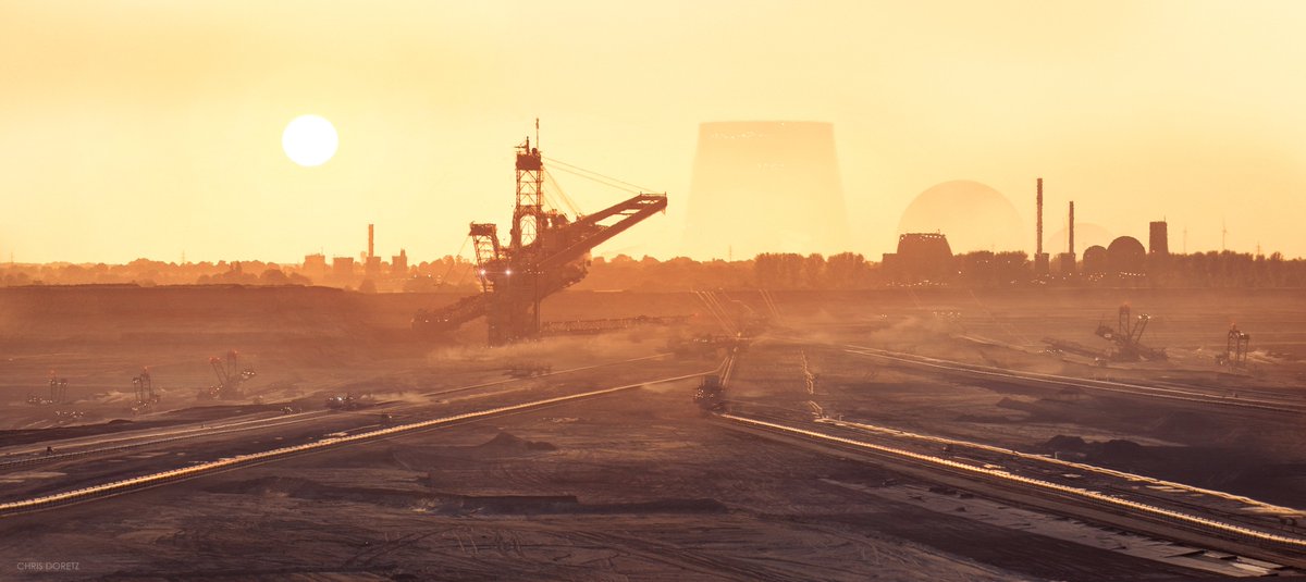 Strip mining #conceptart 

artstation.com/artwork/zPkXN6