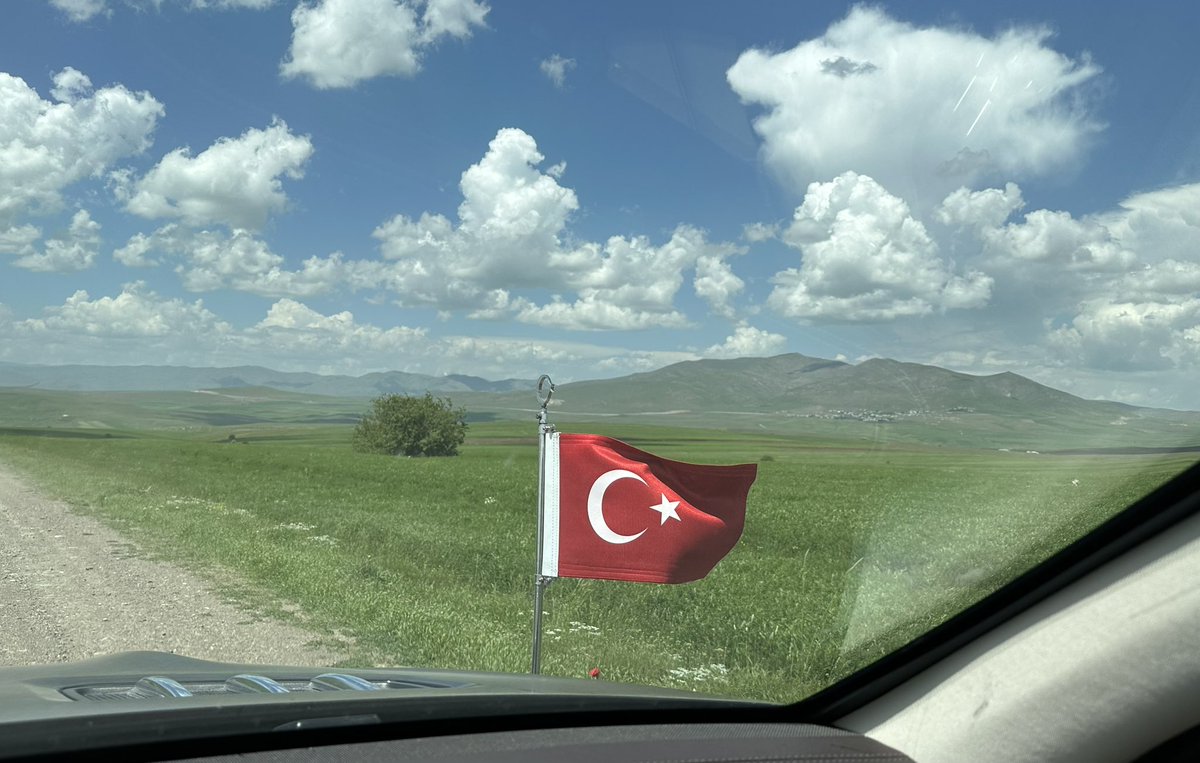 Şanlı Bayrağımızın nazlı gölgesinin düştüğü, Bu ovalar, Bu yaylalar, Bu dağlar bizim… 🇹🇷🇹🇷🇹🇷