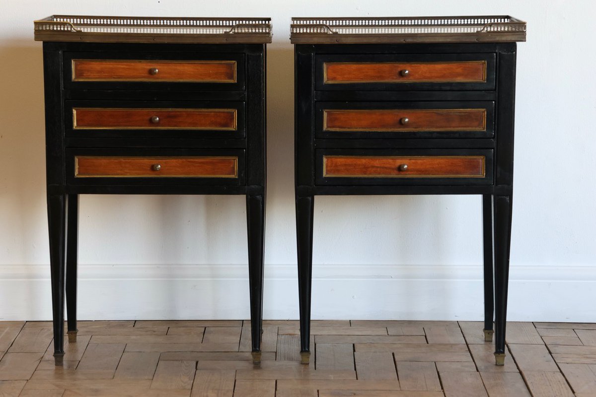 BrownriggUK's tweet photo. Stylish Pair of 1920s French Bedside Tables in the Louis XVI Taste

https://t.co/MeuritVOIX

#bedsidetables #antiquetables #frenchtables #antique #furniture #interiordesign https://t.co/TOdaIsAnbu