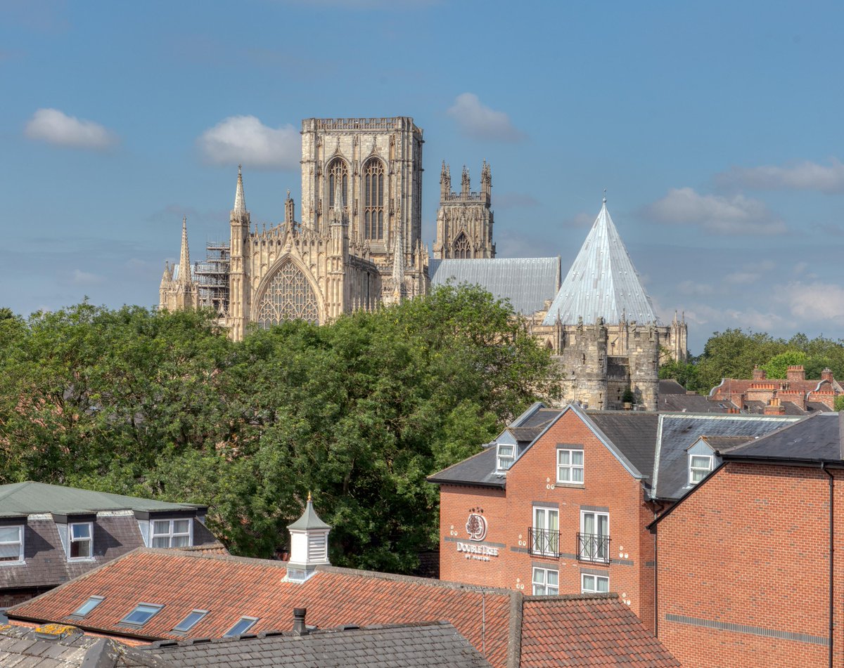 DoubleTreeYork's tweet image. Sunshine state of mind ☀️ 
A stress-free summer break is just a few clicks away via our website hil.tn/bkc19n

#Summer #FirstDayOfSummer #Sunshine #SummerHoliday #Break #SummerBreak