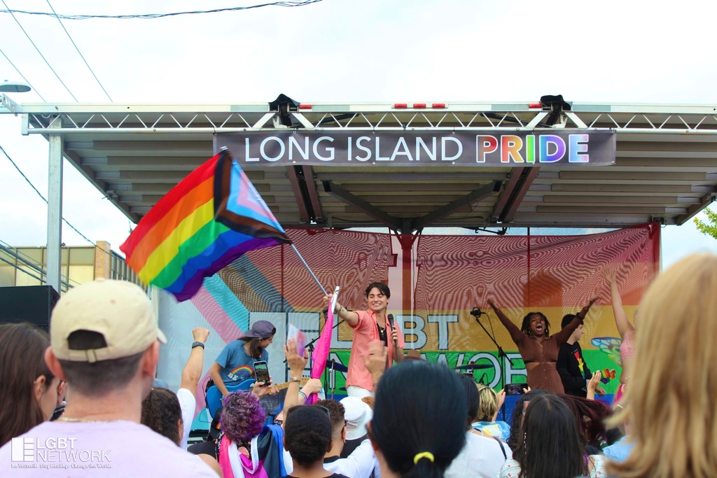 Happy #PrideMonth! #DiscoverLongIsland 🏳️‍🌈🌊🏳️‍⚧️☀️

Celebrate #LongIsland’s LGBTQ+ communities, contributions, & history with celebrations all over the island! #LongIslandPride @lgbtnetworkny

#ProTip: Visit #FireIsland – iconic LGBTQ+ haven & ultimate vacation destination.🏖️